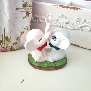 Vtg Kissing Elephant's